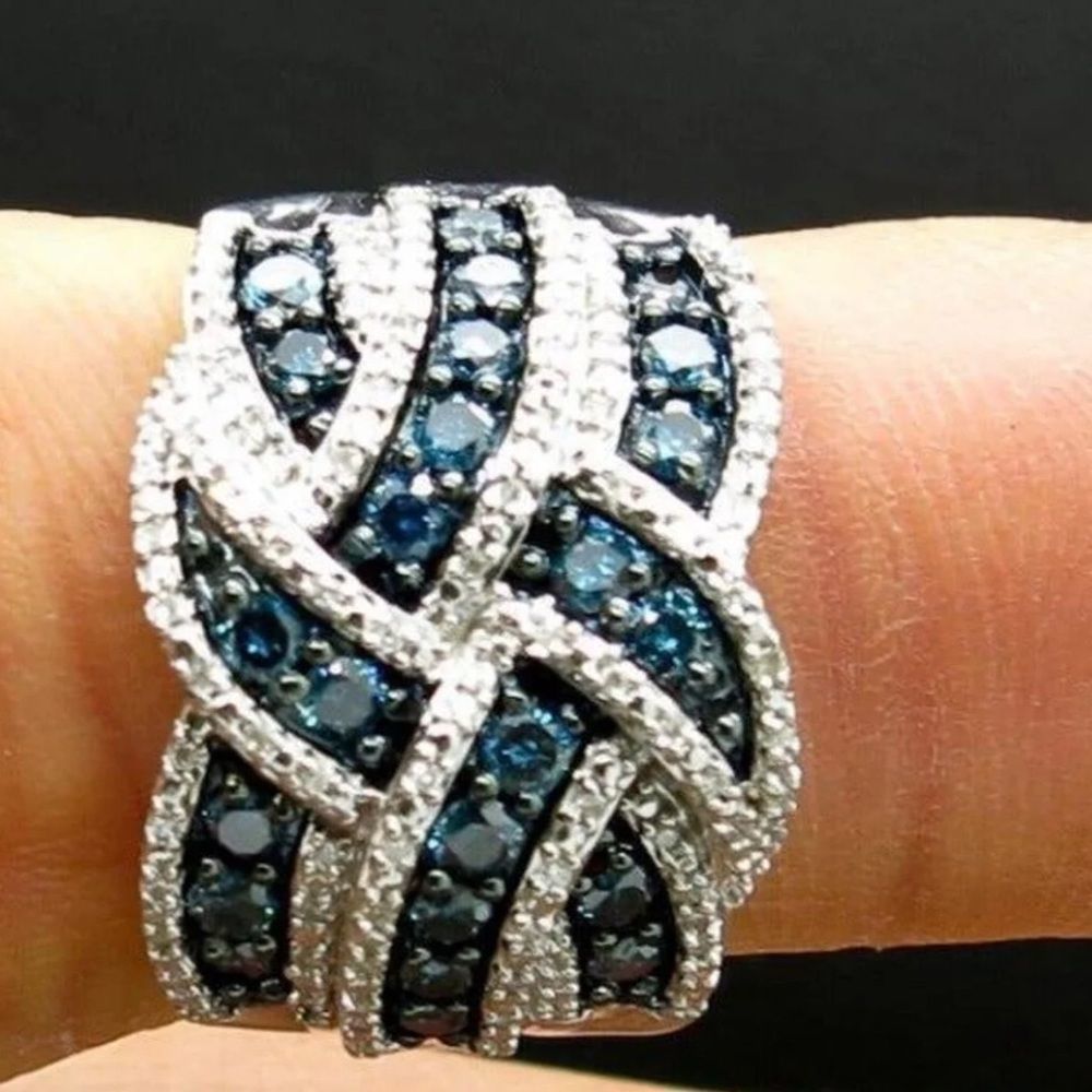 Blue sapphire white gold bridal eternity ring - Picture 6 of 6